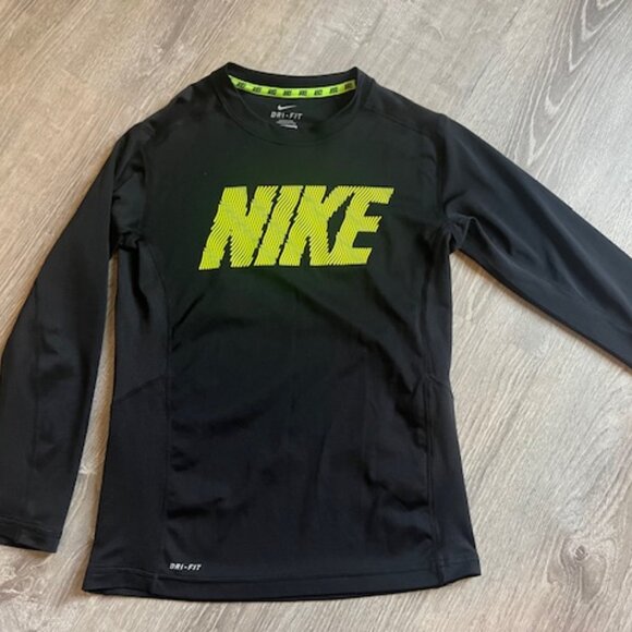 Nike Dri Fit Size Med. - Picture 1 of 2